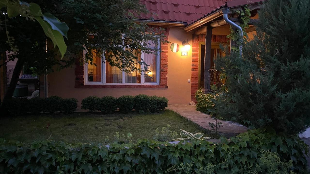 Flower Street Svityaz' Exterior photo